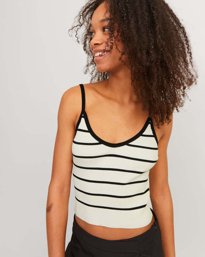 JXESTHER TIGHT SHORT TOPThumbnail