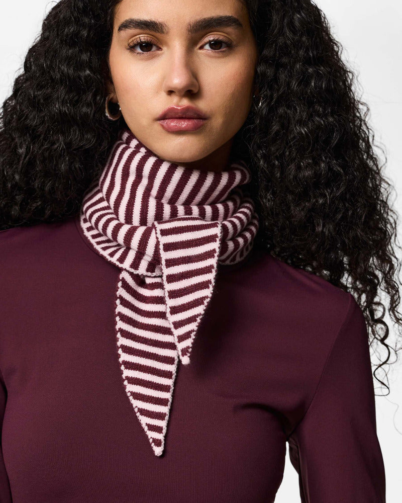 PCKOMMA TRIANGLE SCARF