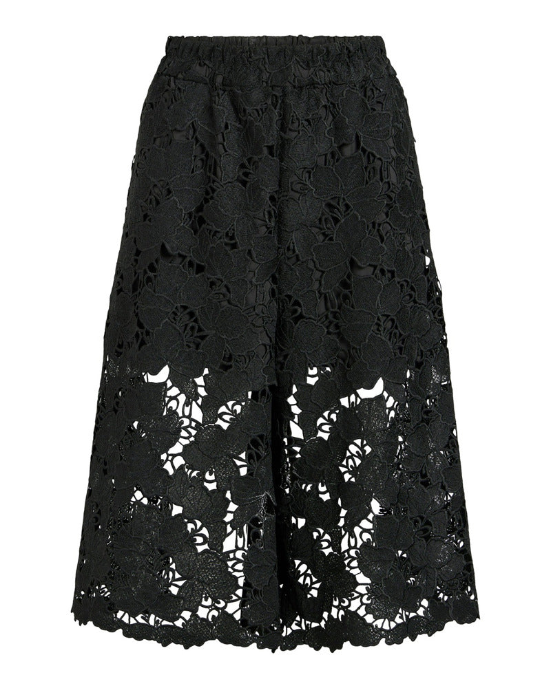 VIHYLDE HW LACE BERMUDA SHORTS