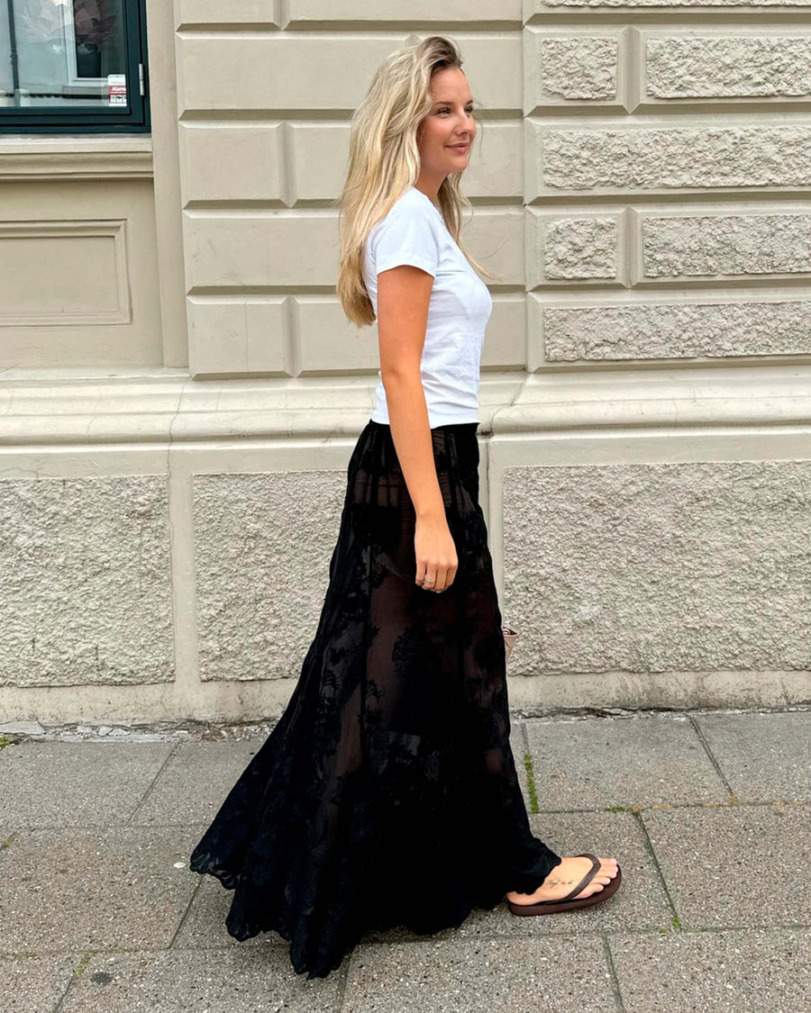 Ellinoric lace maxi skirt