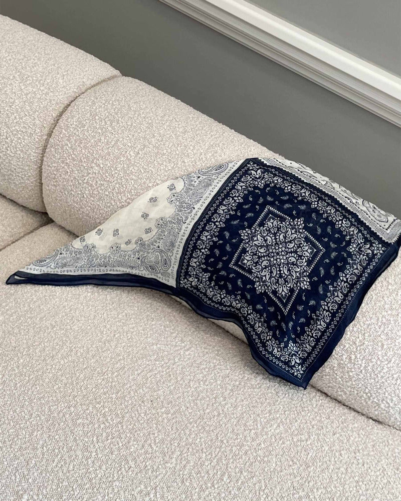 CallyIC Scarf