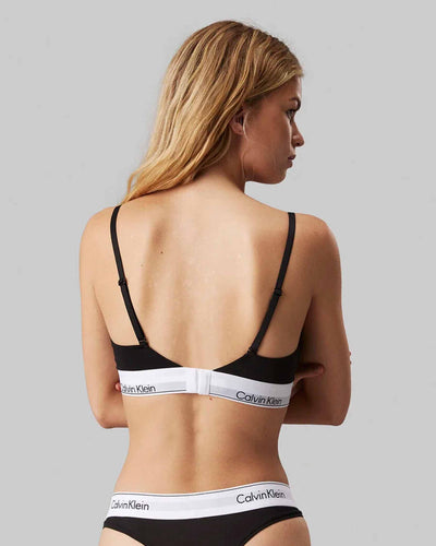 LIGHTLY LINED TRIANGLEThumbnail