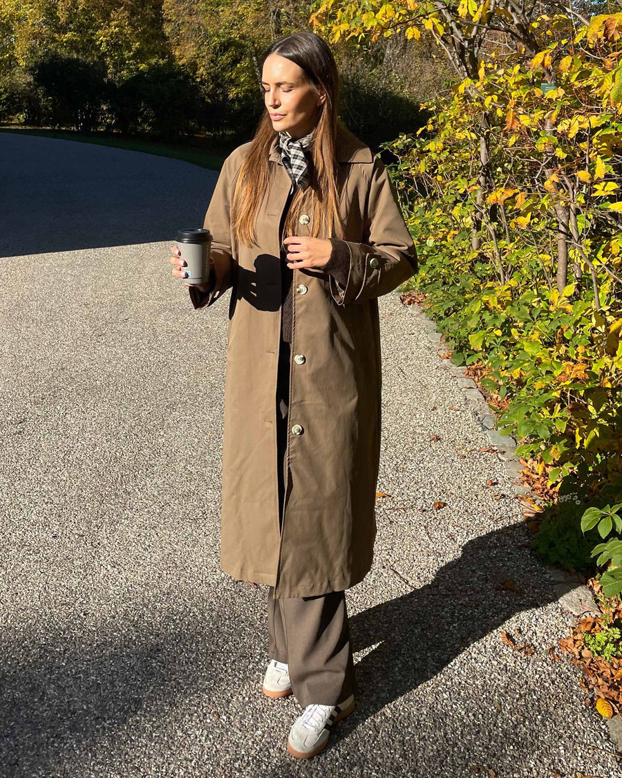 Avaic trenchcoat