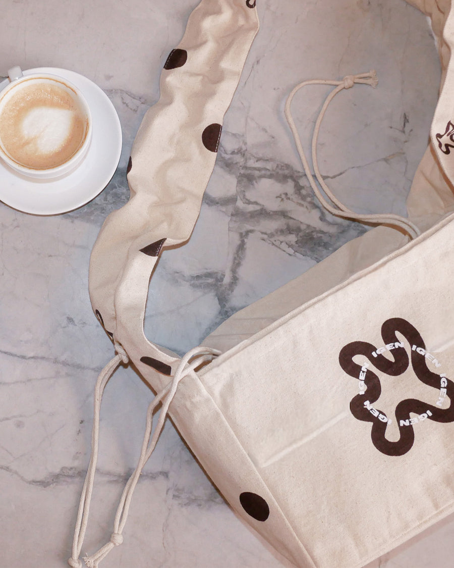 Shopper ruffle brown dots