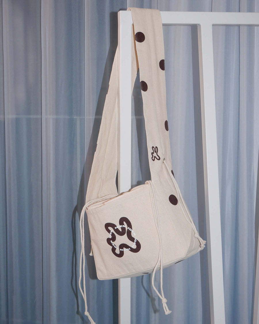 Shopper ruffle brown dots