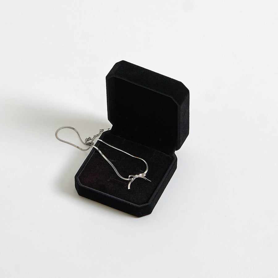 Jasmina bow necklace