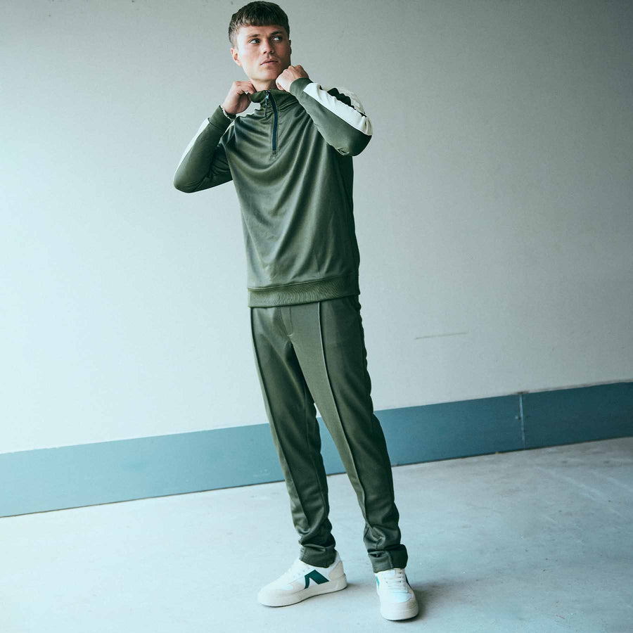 Pierre tape half zip