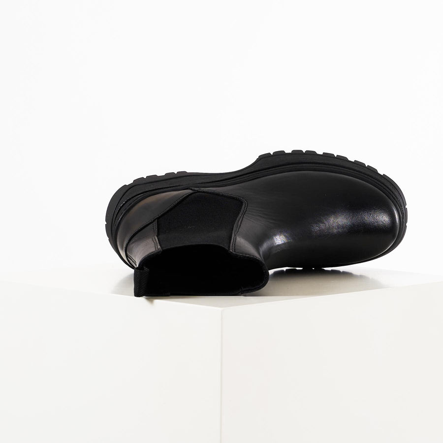 Psselione leather boot