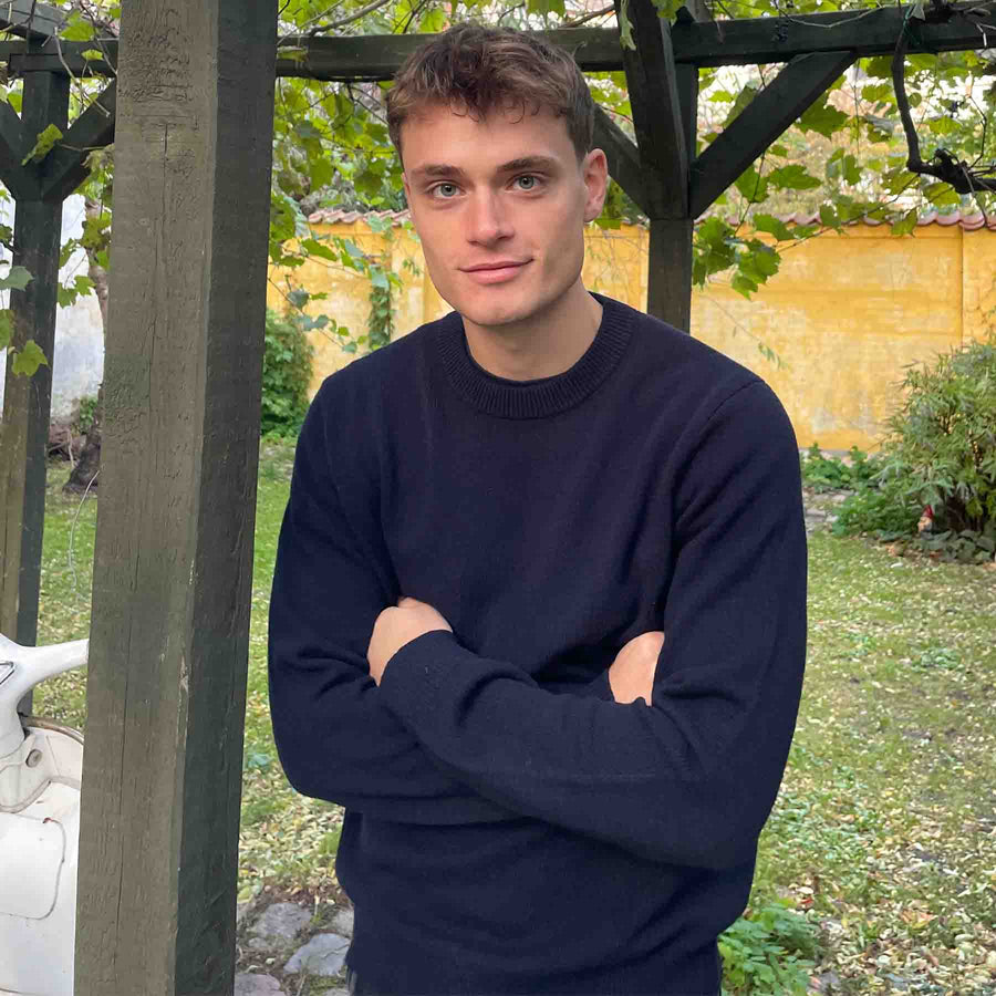 Isak knit sweater 15