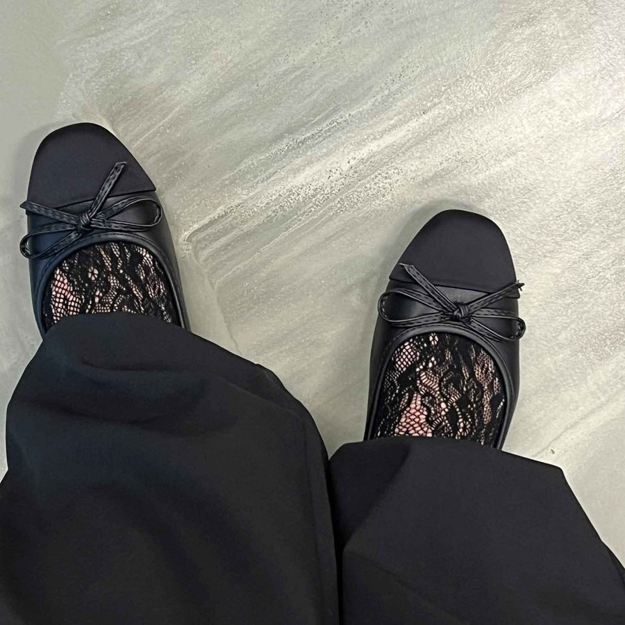 Hailey bow ballerina