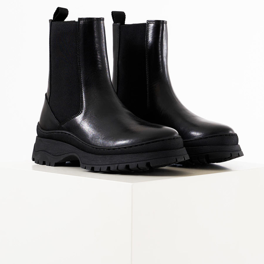 Psselione leather boot