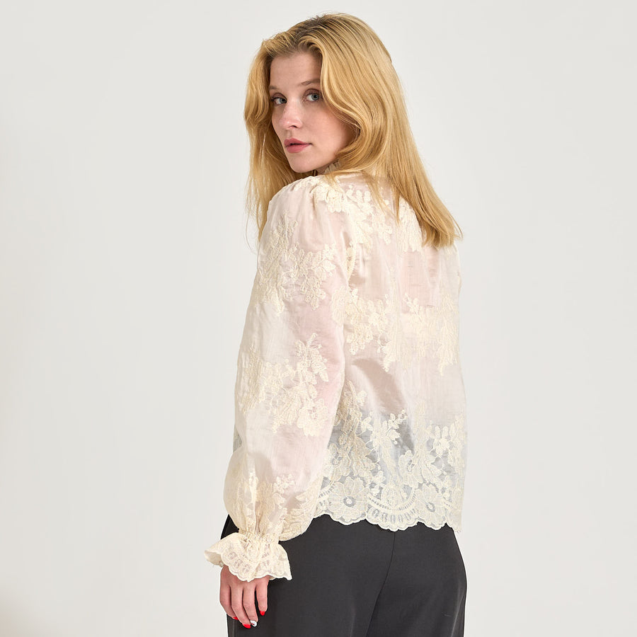 Angel embroidery blouse