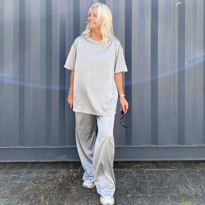 Shiny oversize teeThumbnail