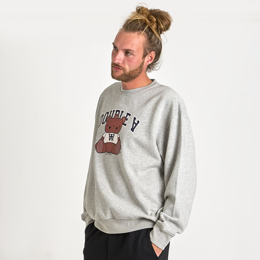 Wwnoel bear sweatshirt