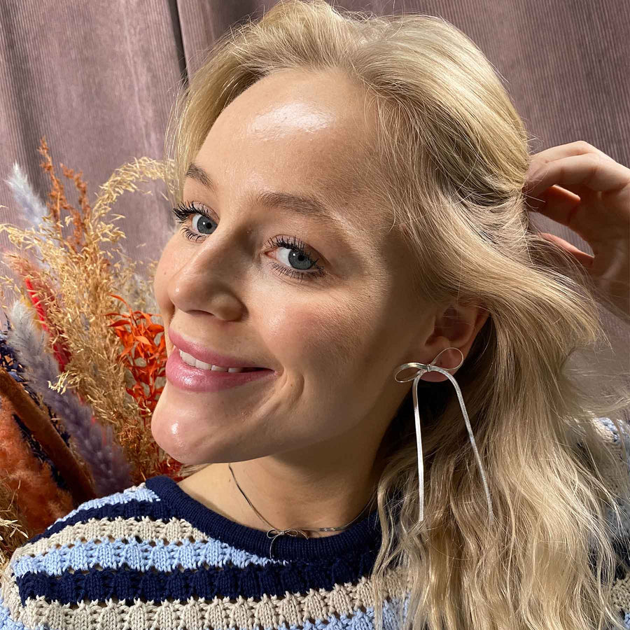 Purkate bow earrings