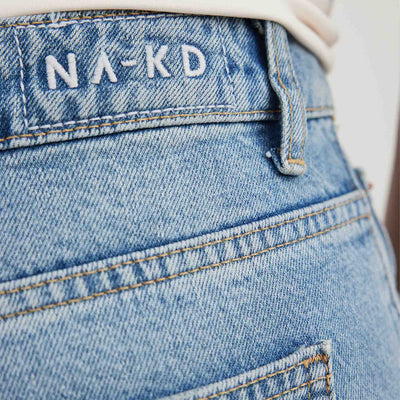 Wide high waist jeanThumbnail