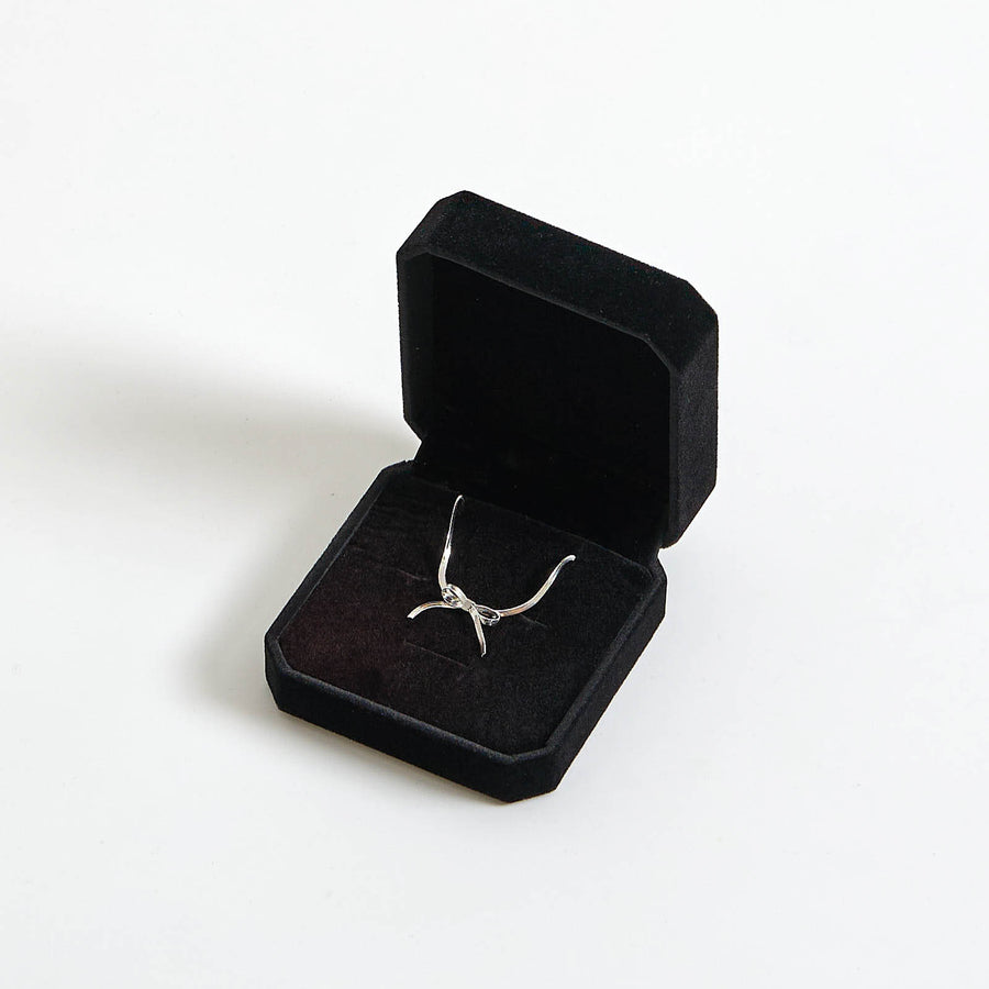 Jasmina bow necklace