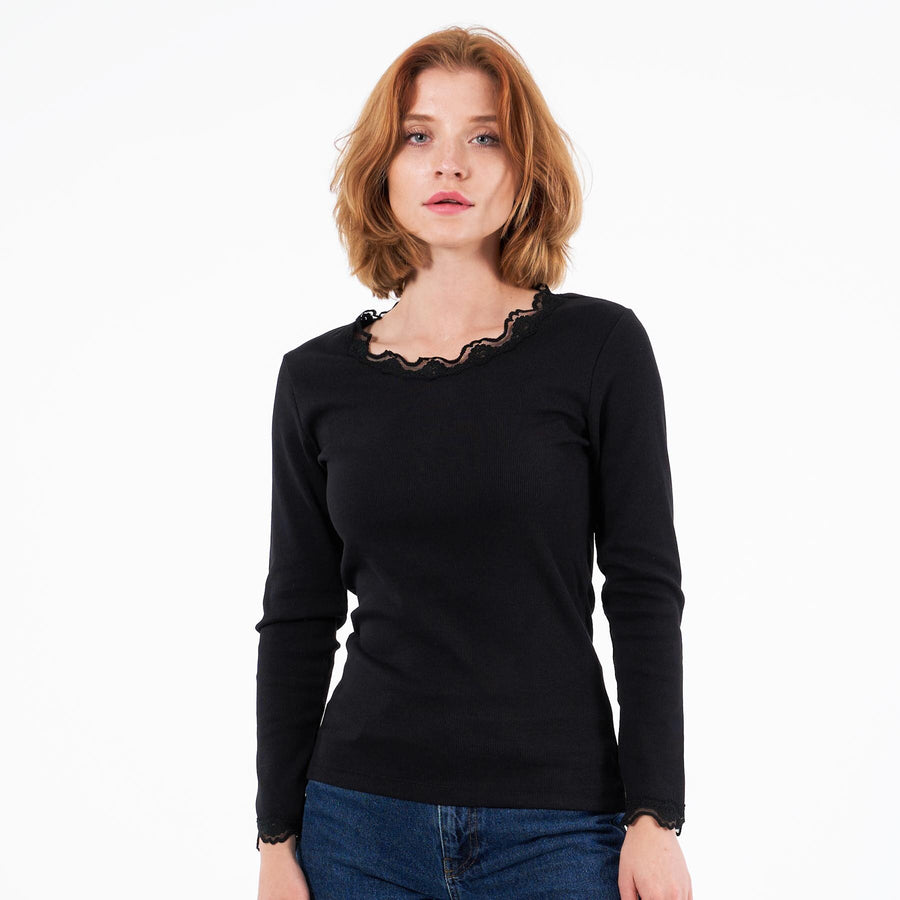 Purodine lace blouse