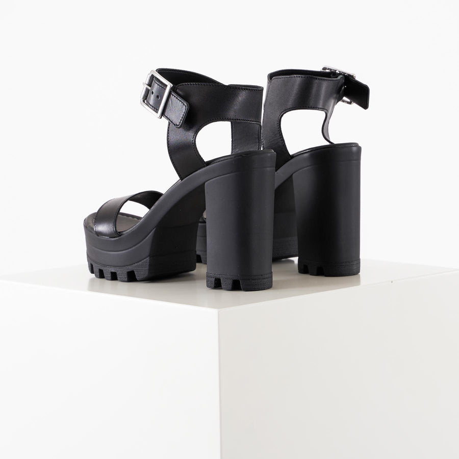 Psede leather sandal