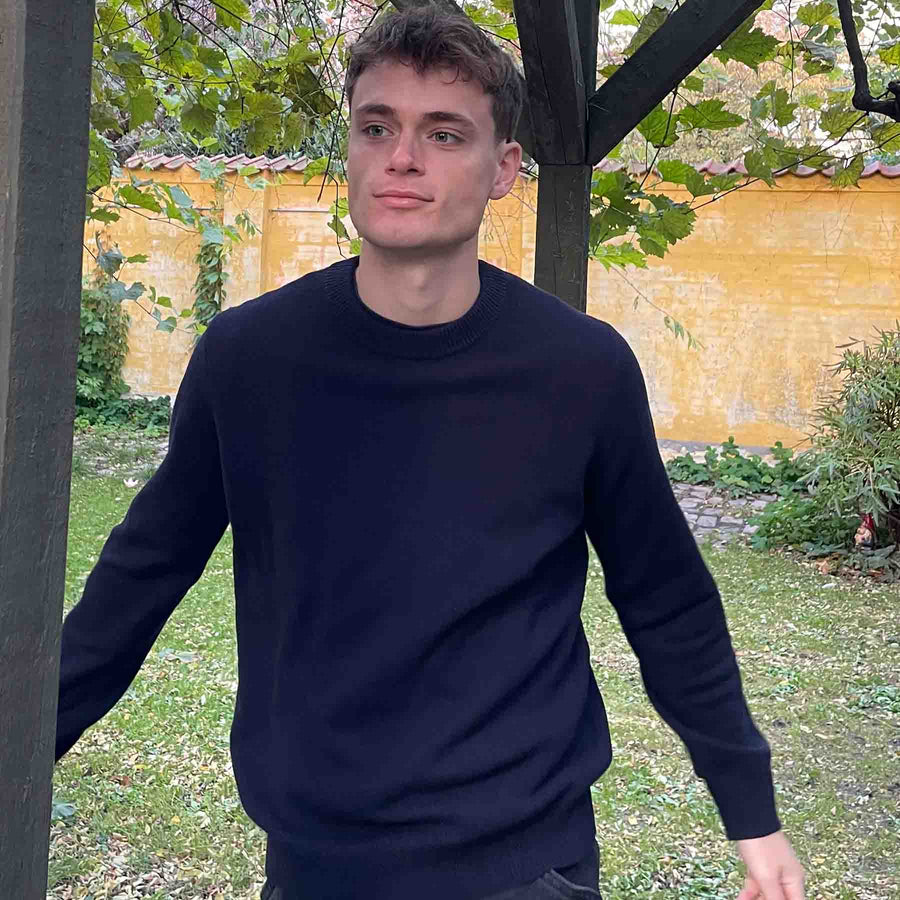 Isak knit sweater 15