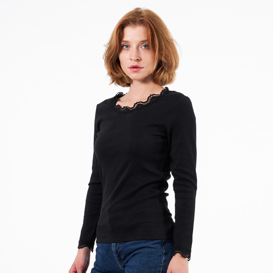 Purodine lace blouse