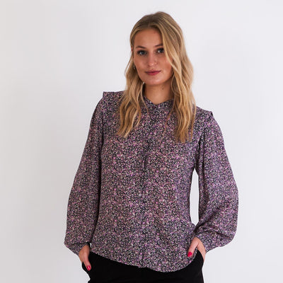 Hedda rikkelie shirtThumbnail