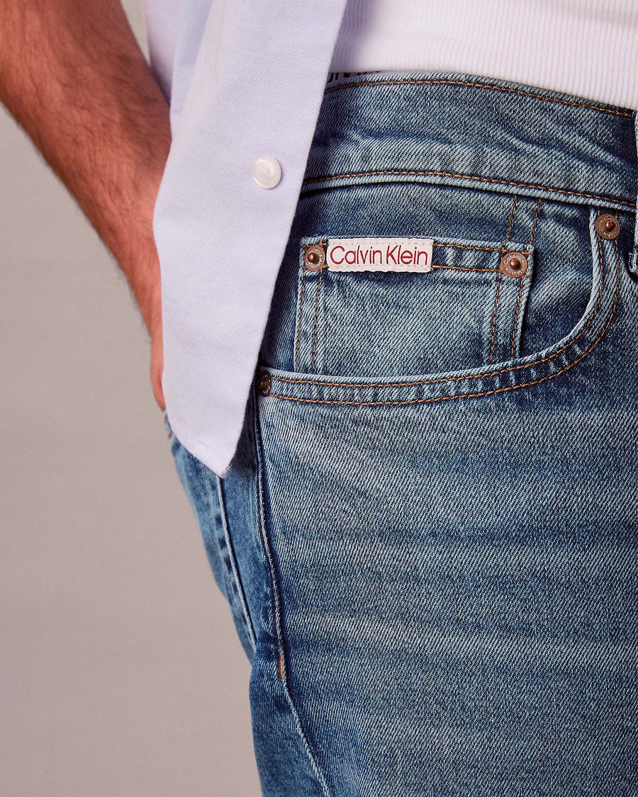 CLASSIC TAPER JEANS