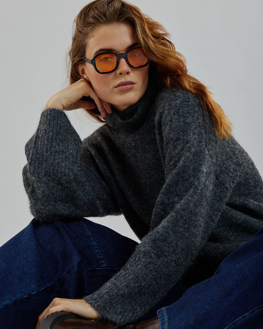 Nona fluffy highneck knit