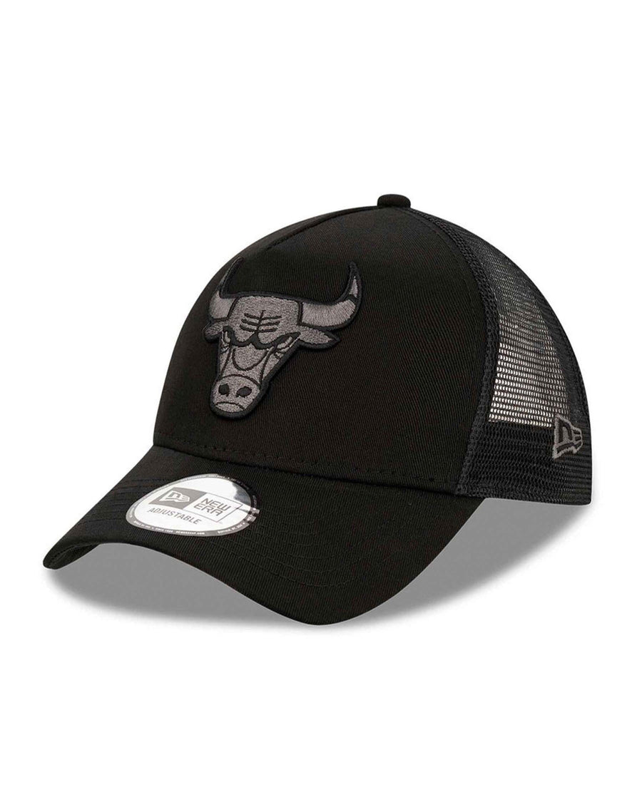 Bulls bob team logo trucker
