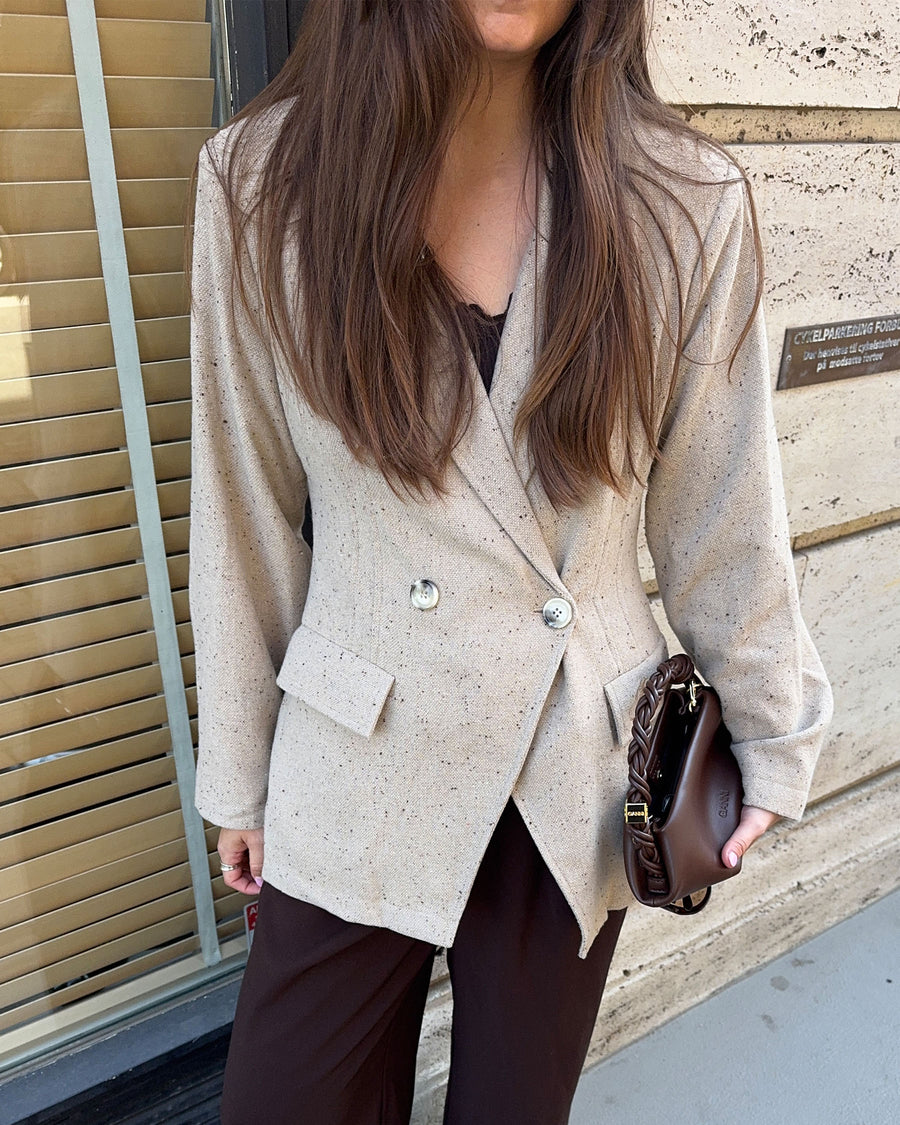 Veraic Fitted Blazer