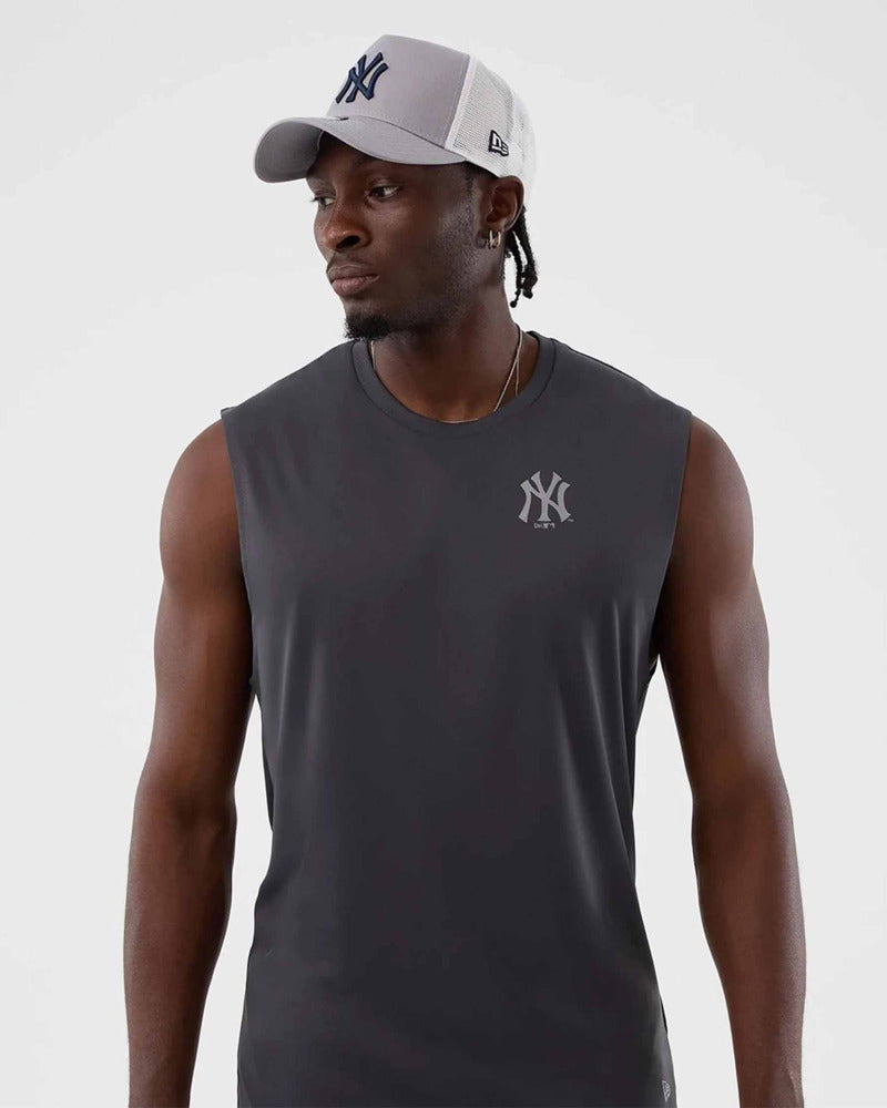 MLBSLEEVELESS TEE