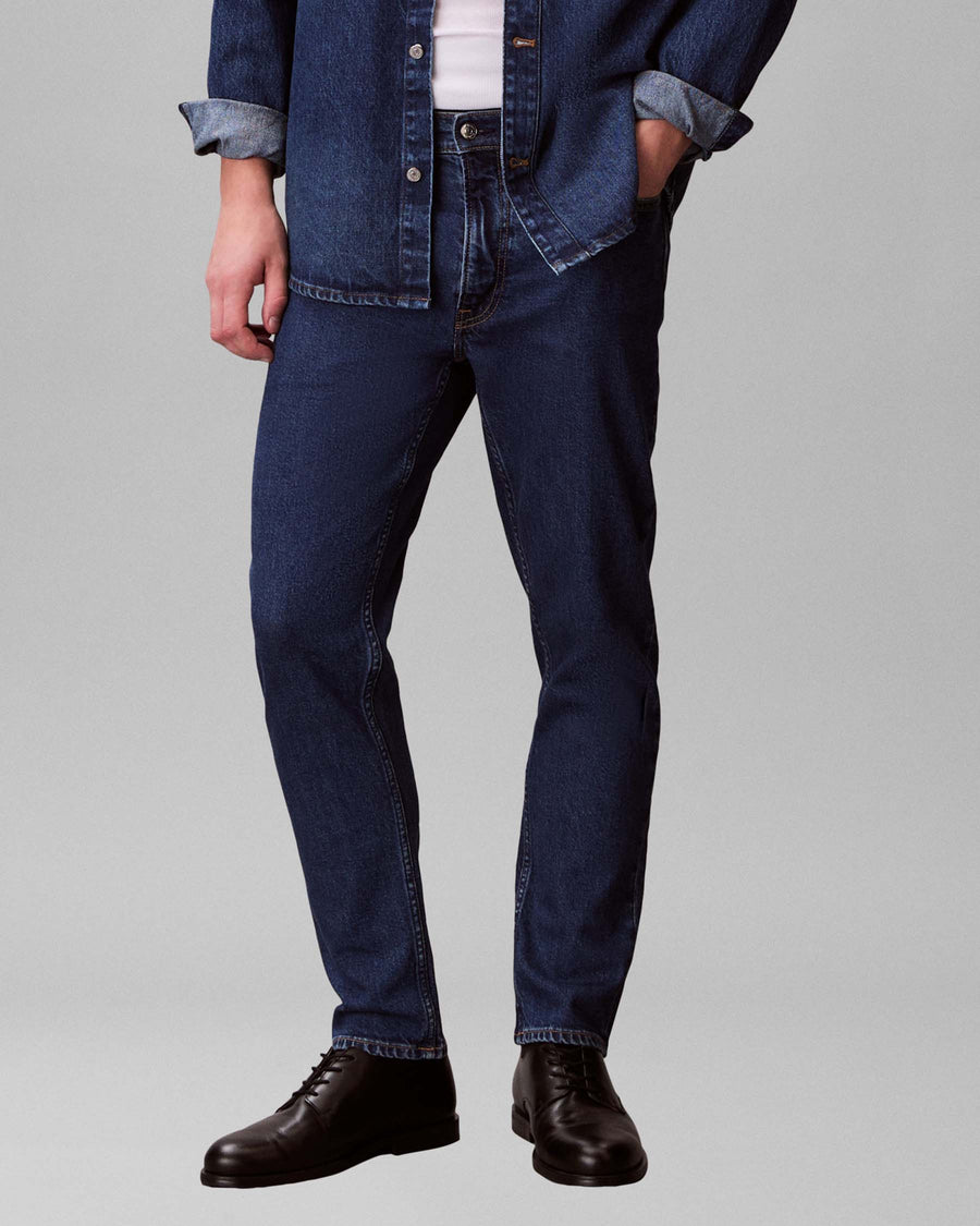 CLASSIC TAPER JEANS