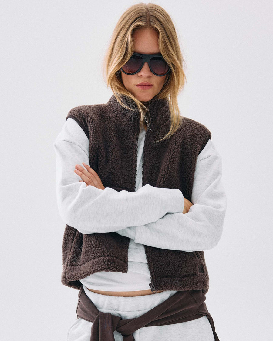 NMMASEY SHORT TEDDY VEST
