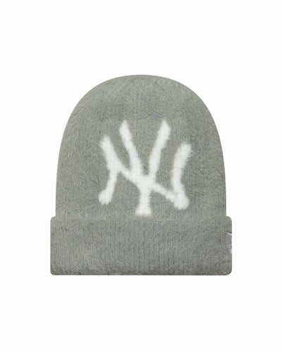 FLUFFY MOHAIR BEANIEThumbnail 