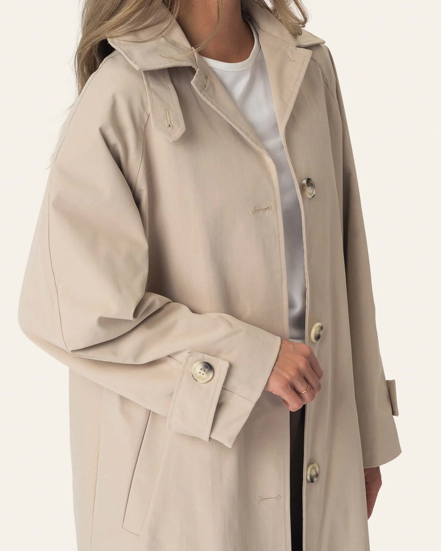 Avaic trenchcoat