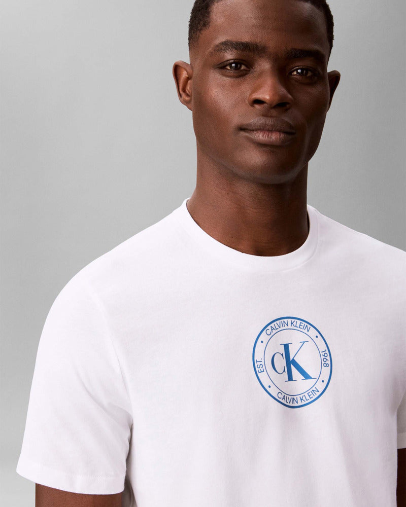 SS 30S EU CREST GRAPHIC TEE