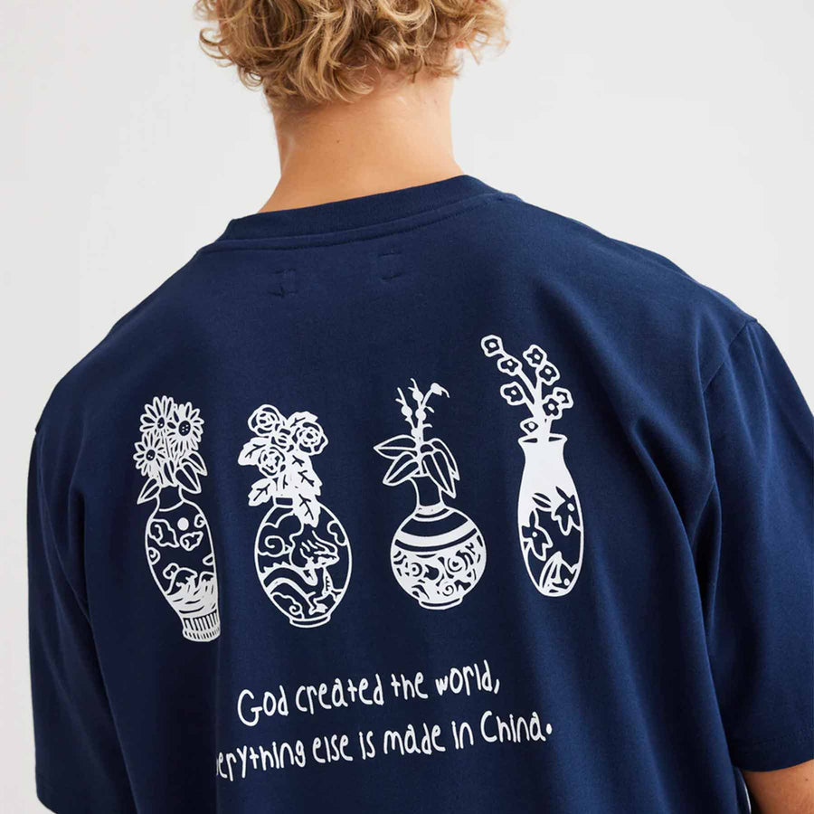 Wbbaine vase tee