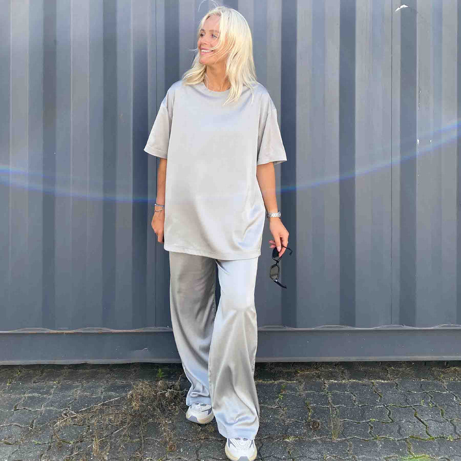 Shiny lounge pants