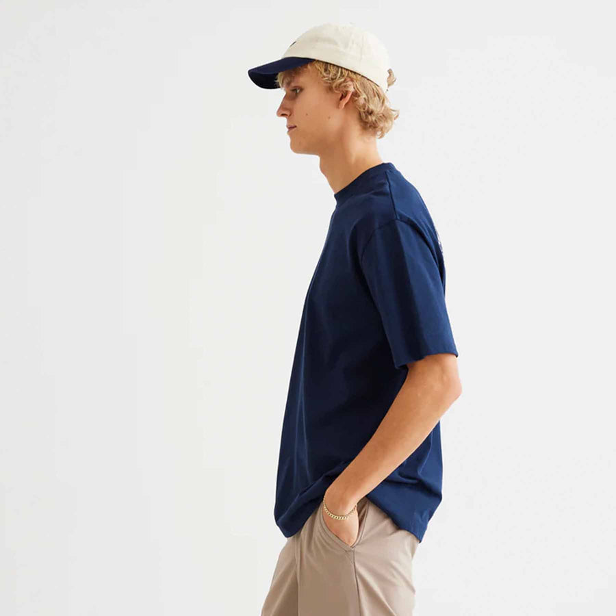 Wbbaine vase tee