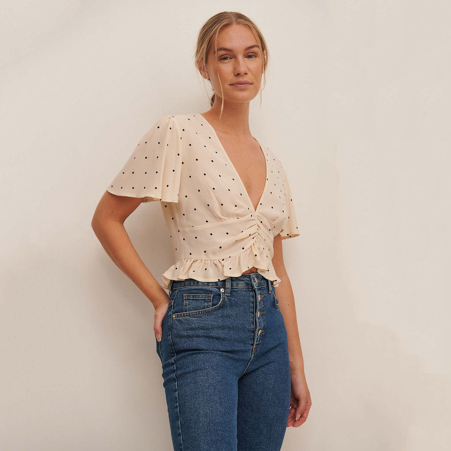 Front rouching frill