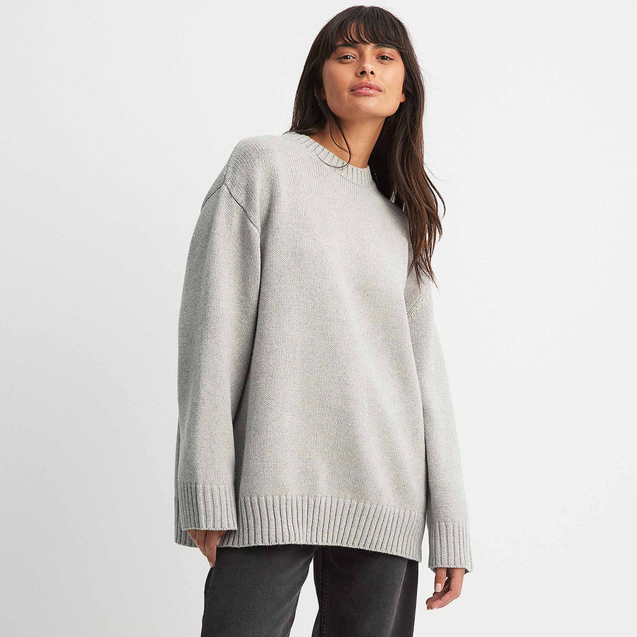 Oversized round neck