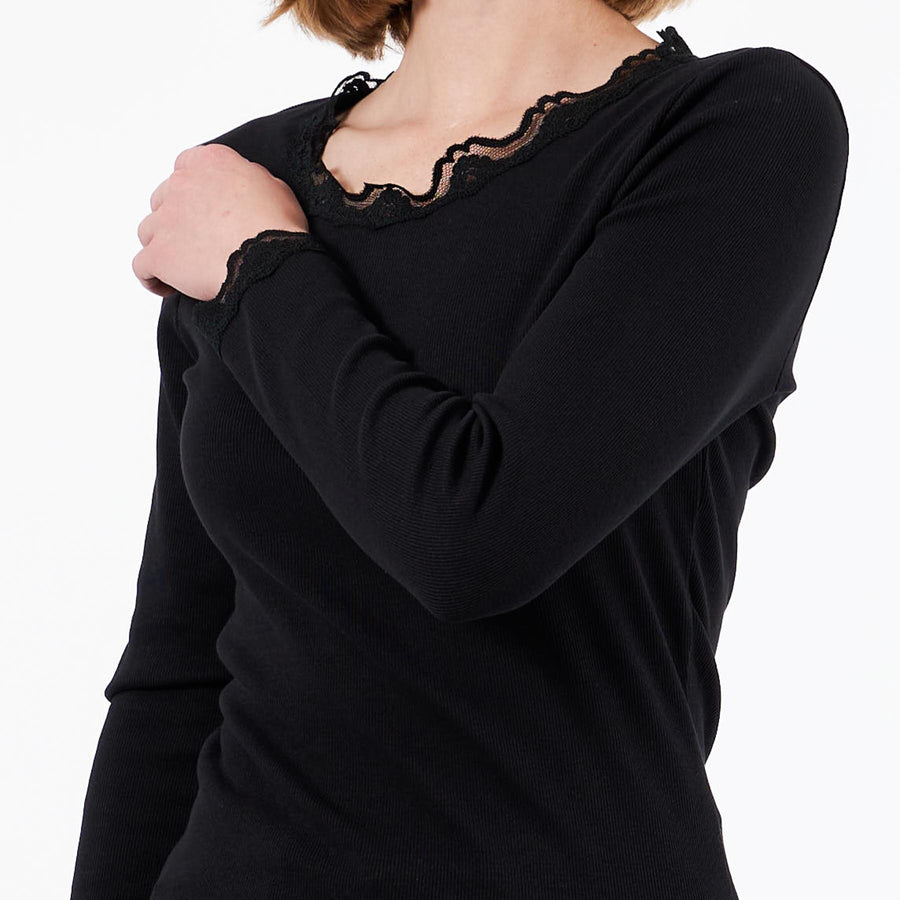 Purodine lace blouse