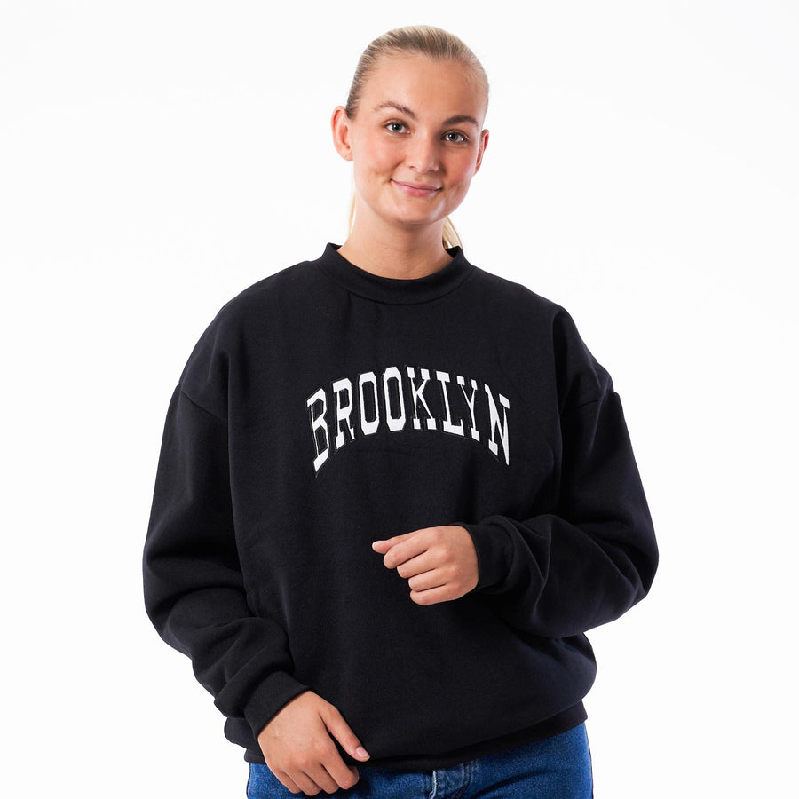 Puk embroidery sweat