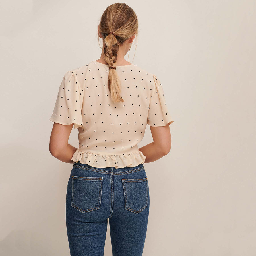 Front rouching frill