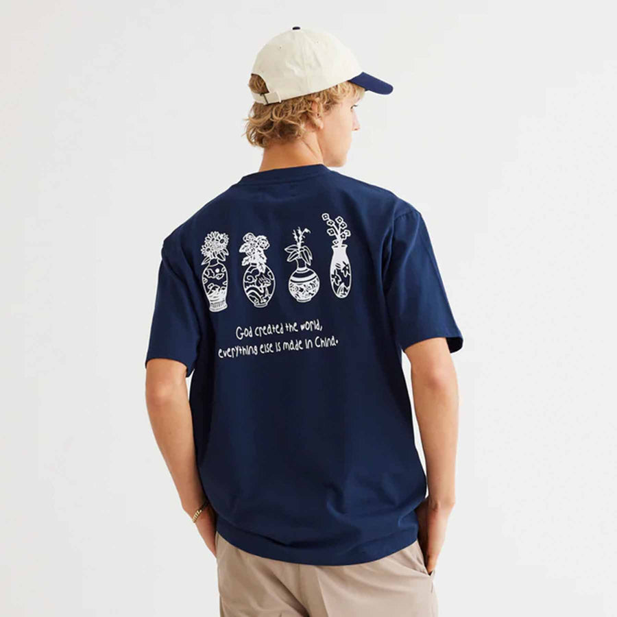 Wbbaine vase tee