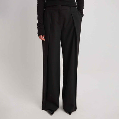 Pleat detail suitThumbnail 