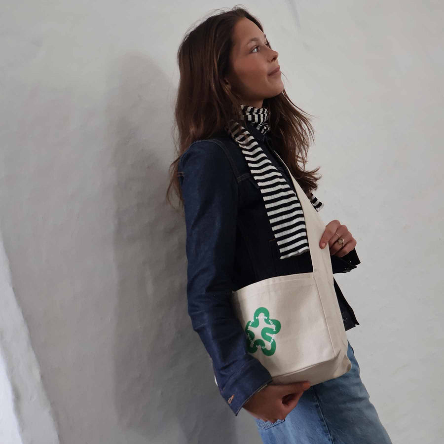 Crossbody mini shopper