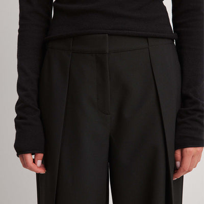 Pleat detail suitThumbnail 