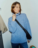 Nona fluffy highneck knit