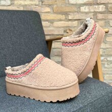 Ideal shoes - Tonja teddy slip in